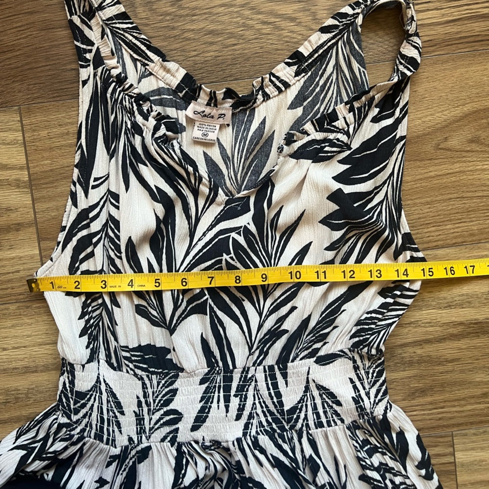 lola Black and White Leaf-Print Mini Dress - Picture 2 of 3